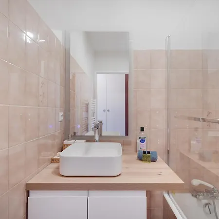 Piscine Et Tennis Apartmán *